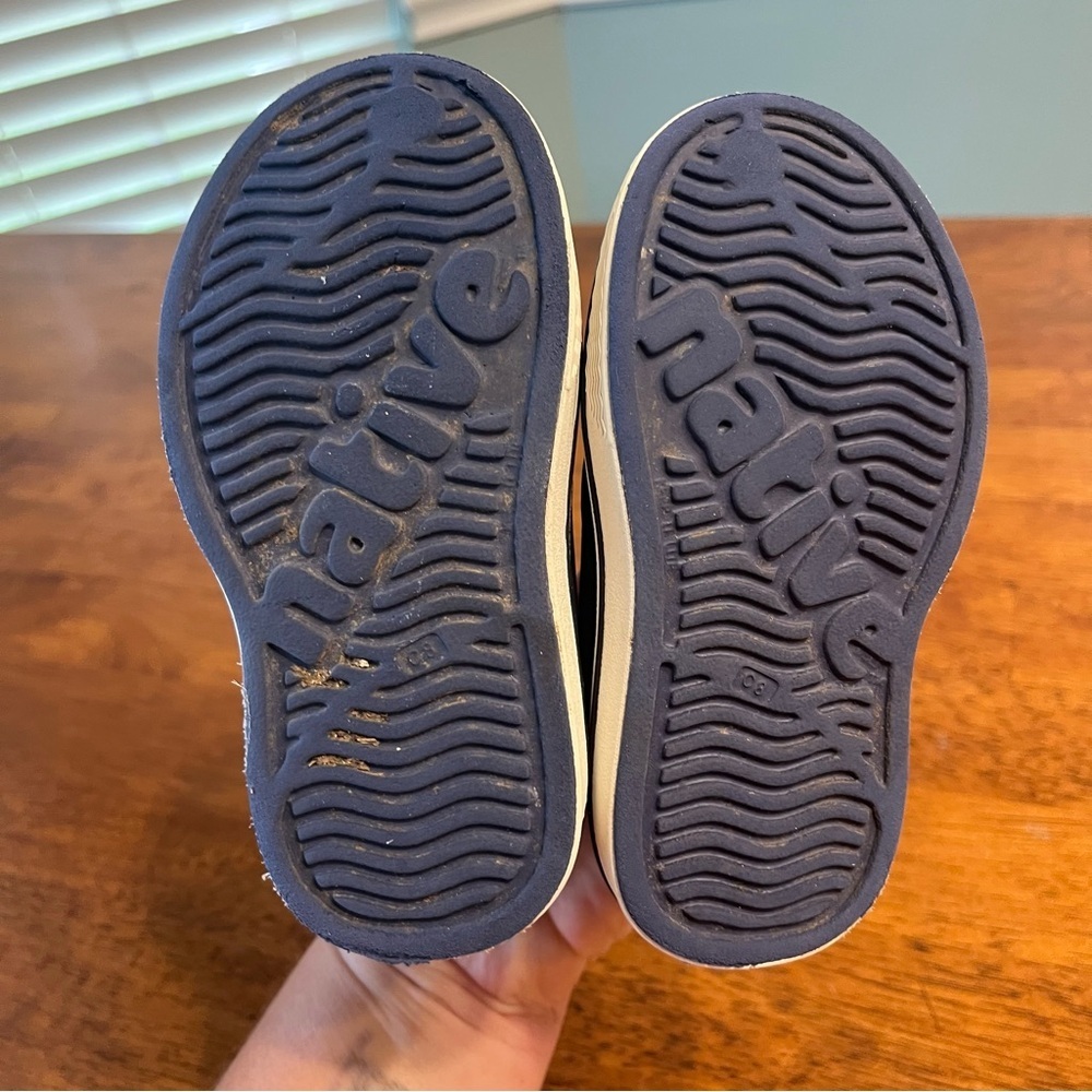 Native Miles Navy Perforated Slip-Ons shoes size 8 - Picture 9 of 11